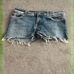 camo on back pockets